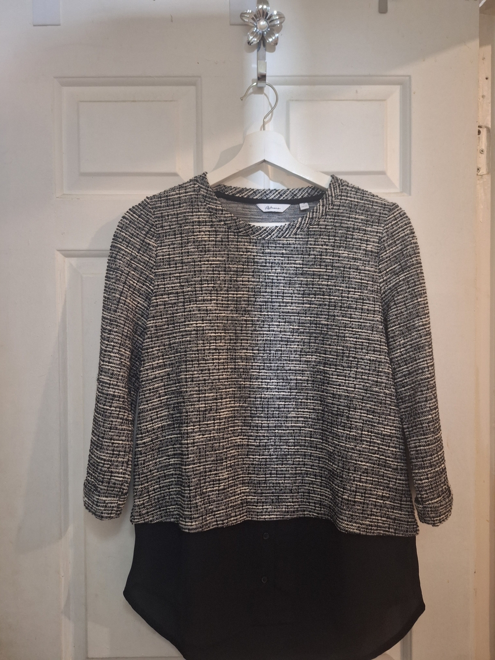 Reitmans Black and White Textured Knit Top